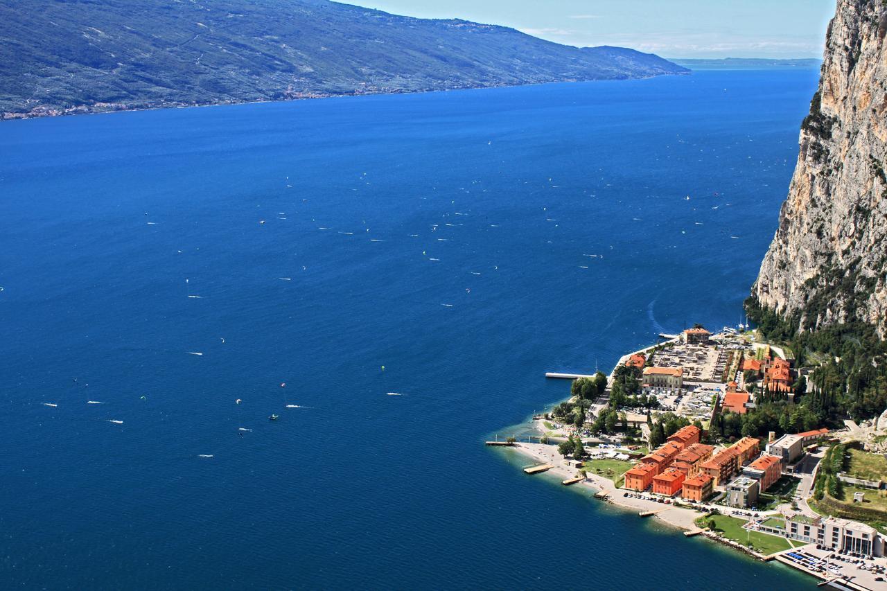 Campione Ora Apartments By Gardadomusmea Campione del Garda Esterno foto