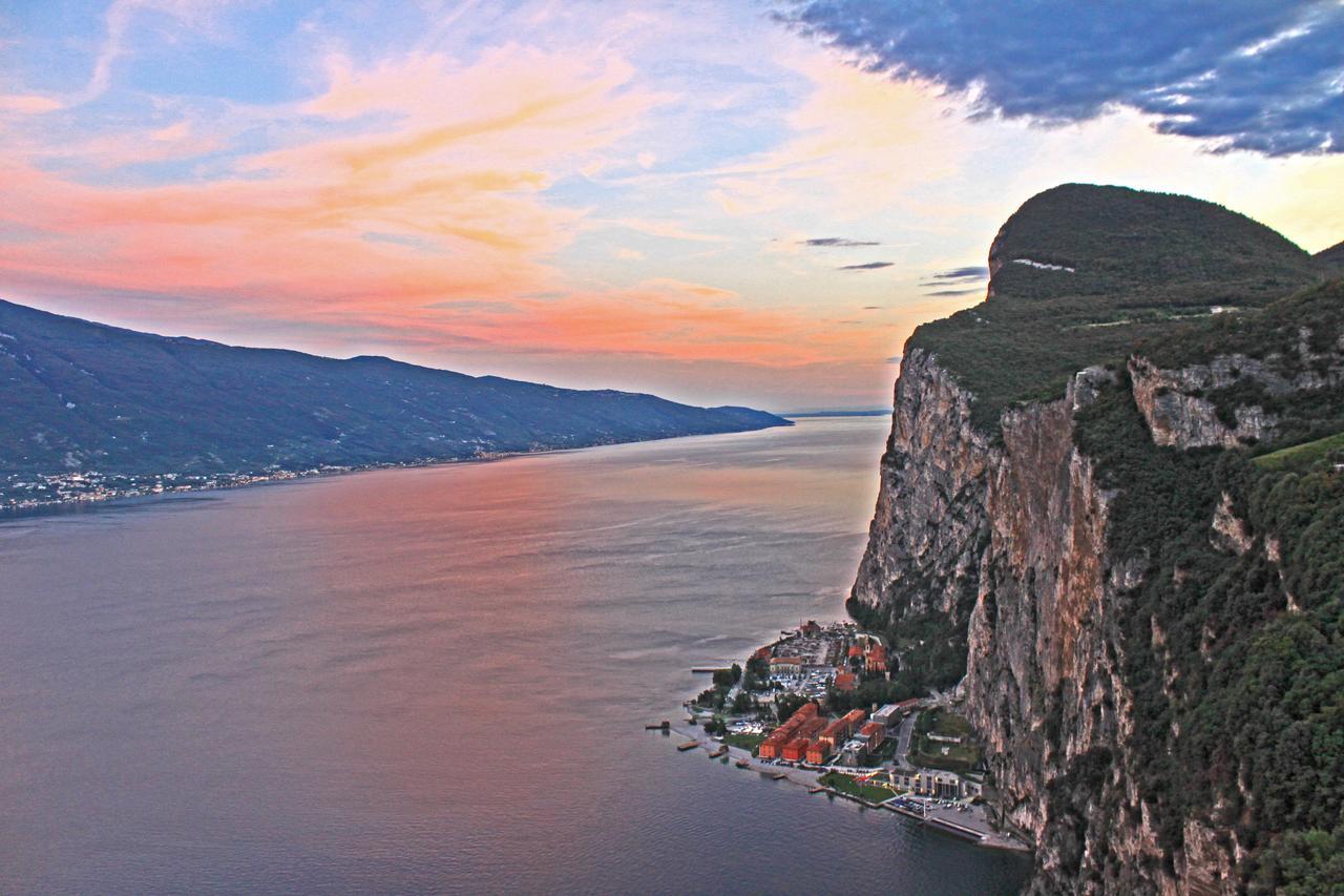 Campione Ora Apartments By Gardadomusmea Campione del Garda Esterno foto
