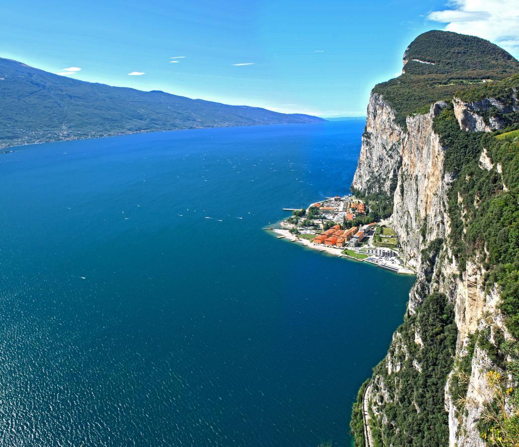 Campione Ora Apartments By Gardadomusmea Campione del Garda Esterno foto